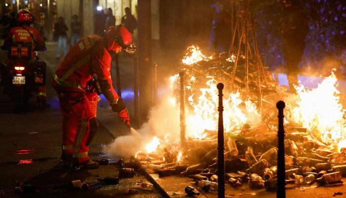 France riots, 2560 incidents of fire