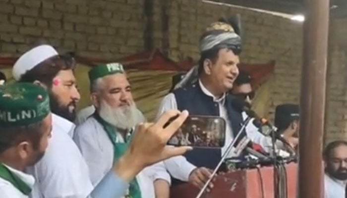 Leader ANP Sher Rehman Mohmand joins PML-N