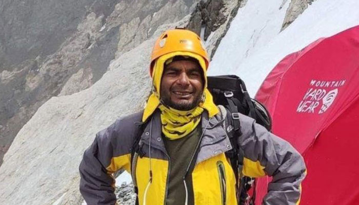 Mountaineer Asif Bhatti is still stuck on Nanga Parbat