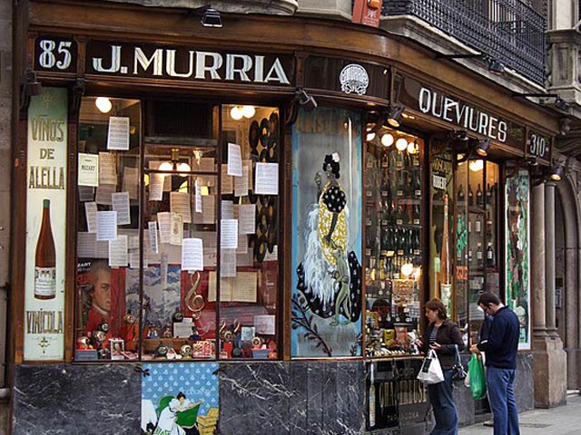 Tired of tourists, the Spanish store imposed an entry fee