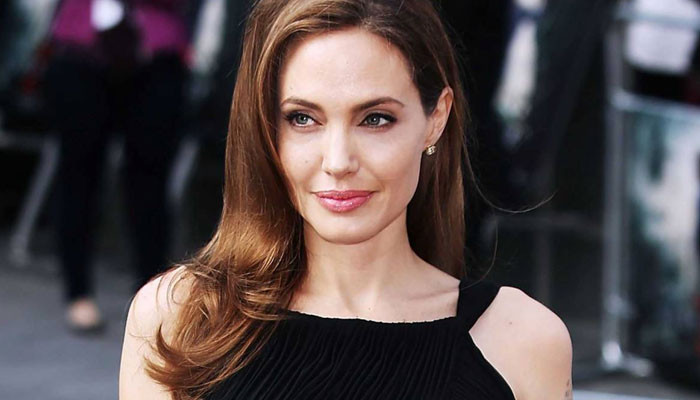 Angelina Jolie's finger tattoo, no message for Brad Pitt?