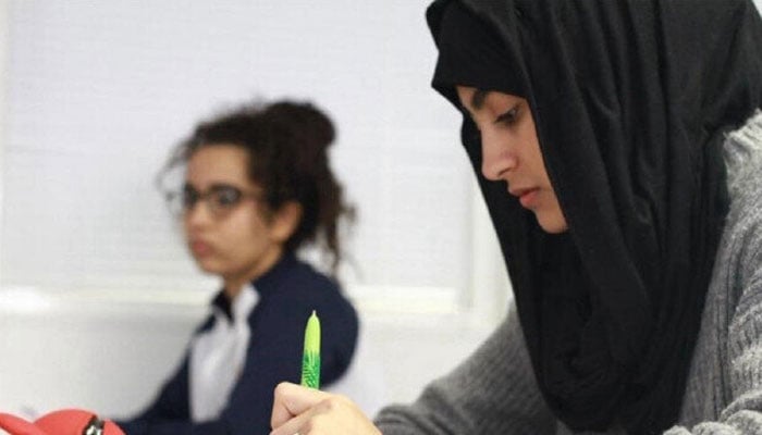 France bans abaya in schools ---File photo