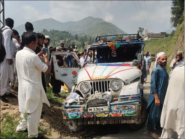 Shangla: 3 people died and 17 were injured after falling into a pocket ditch