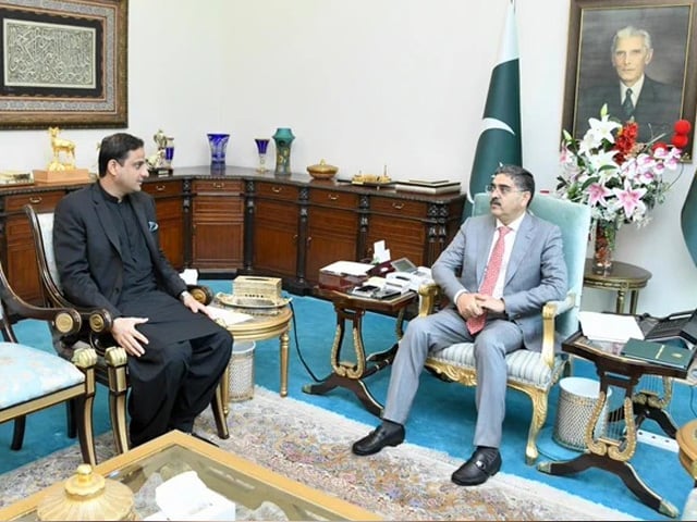 Mayor Karachi's meeting with Caretaker Prime Minister;  Briefing on administrative affairs of Karachi