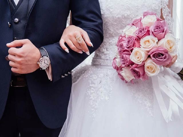 The Chinese city has announced a cash reward for brides up to 25 years old A city in China has announced that it will pay 7 per person for brides aged 25 and over. Photo: File