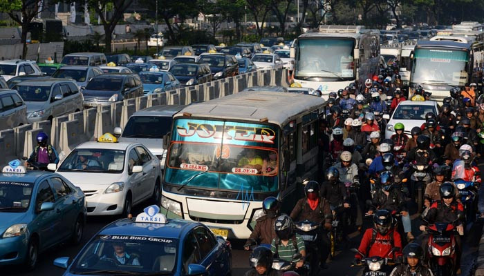 Bureaucrats started working from home to reduce air pollution