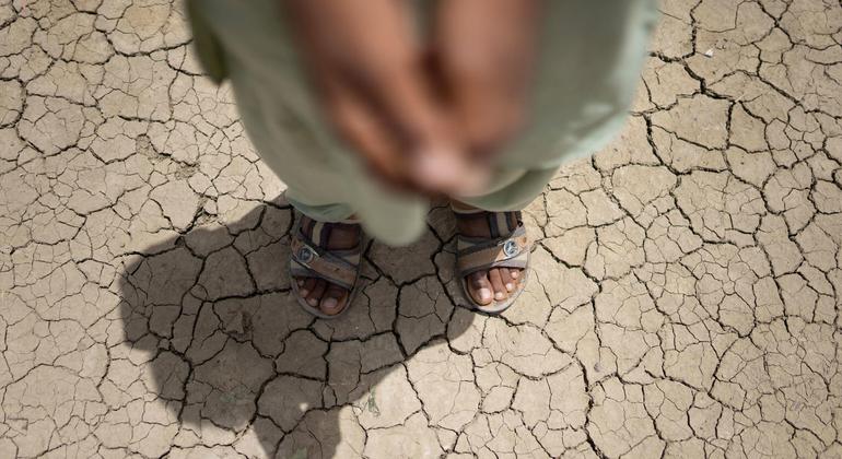 Heatwaves and high temperatures threatening young lives in South Asia: UNICEF