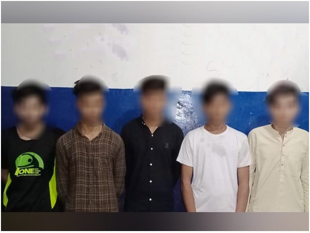 Karachi;  5 operatives of the blackmailing group arrested by making a video after the misbehavior