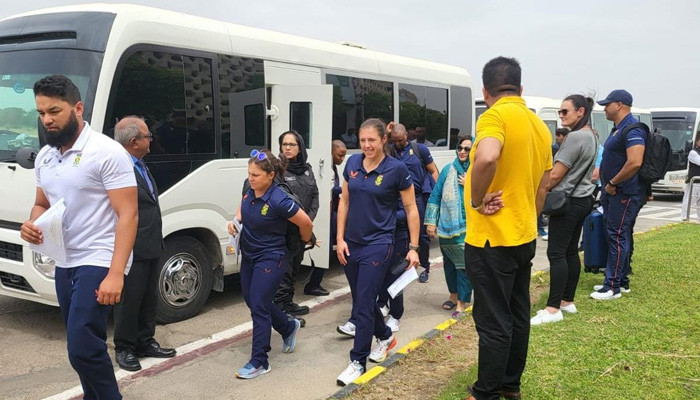 South African women cricket team reached Karachi