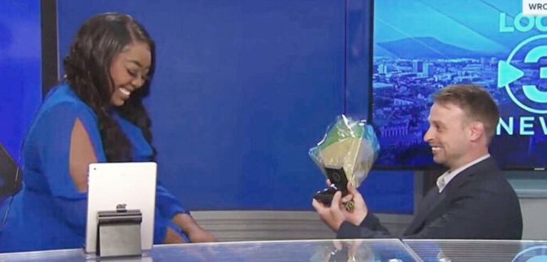 The reporter wore an engagement ring to the news anchor during the program