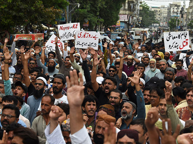 The traders announced a nationwide protest against inflation on August 29