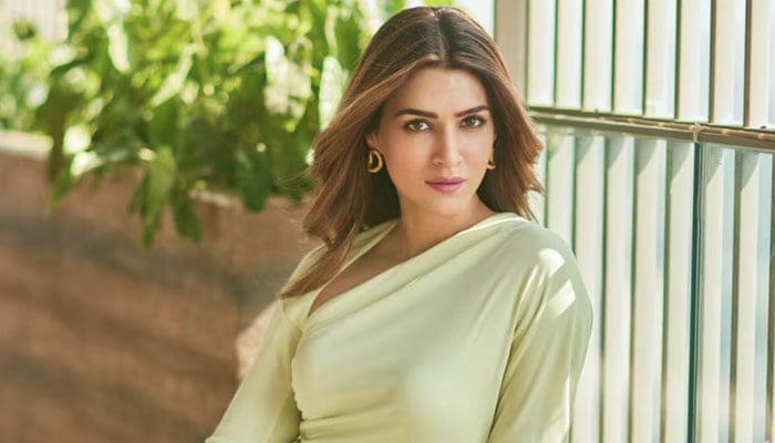 Kriti Sanon cried when the choreographer scolded her in front of 50 models Kriti Sanon cried when the choreographer scolded her in front of 50 models