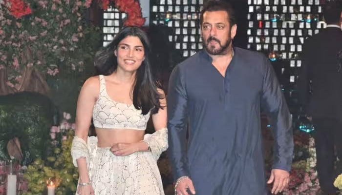 Heart touching note for Salman Khan's niece Alizeh Agnihotri