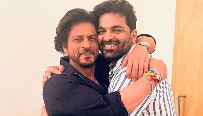 Jawaan's dialogue writer's heart touching message for Shah Rukh