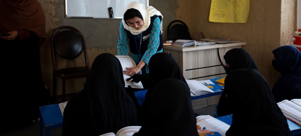 UNESCO: 250 million children now out of school 2 UNESCO: 250 million children now out of school