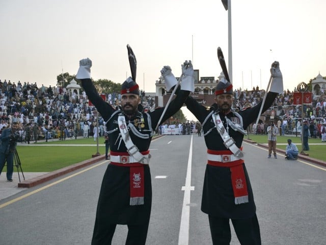Amen to the sacrifices of the martyrs of the 1965 Indo-Pak war on the Wagah border —Photo: Express News