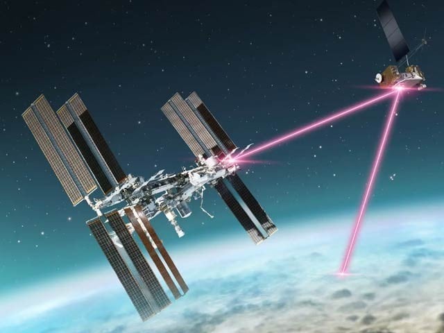 After a decade of efforts, NASA and other organizations will now experiment with laser communication instead of radio for the first time.  Photo: Courtesy of NASA and SpaceX 