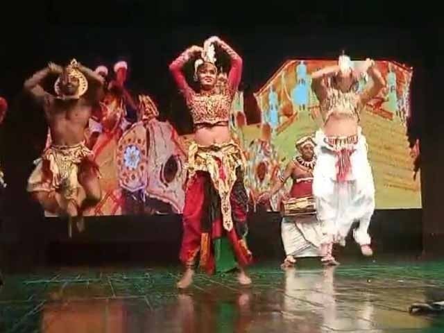 Traditional dance by Sri Lankan dance group in Islamabad Photo: Express News