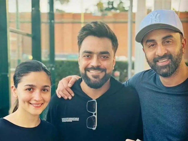 Photos of Afghan cricketer Rashid Khan with Ranbir Kapoor and Alia Bhatt have gone viral Fans of the three celebrities described the photo as a gift for themselves: Photo: Social Media