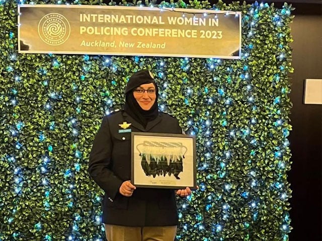 Global award for female police officer of Khyber Pakhtunkhwa