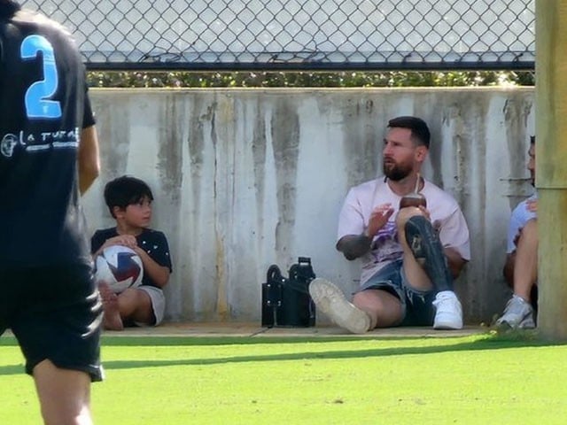 Lionel Messi arrived at the academy to watch his son's match Photo: Video Grab