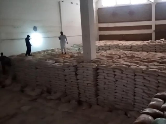 Major action against hoarders in Karachi, food grains worth one and a half billion were recovered