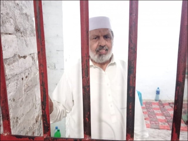 Hotel owner arrested for sexual harassment of foreign tourists in Peshawar Hotel owner Nisar in police custody (Photo: Police)