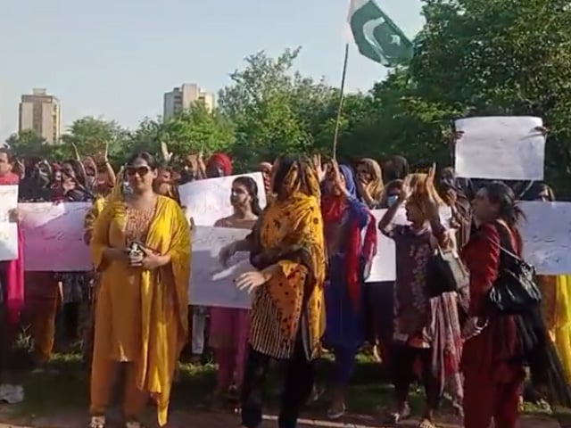 Protest of transgender community against electricity and petrol prices