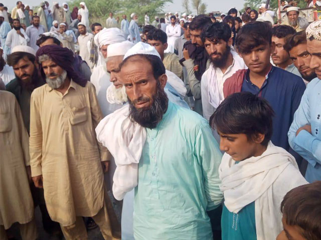 One person was killed in Lakki Marwat when bandits fired on a passenger bus