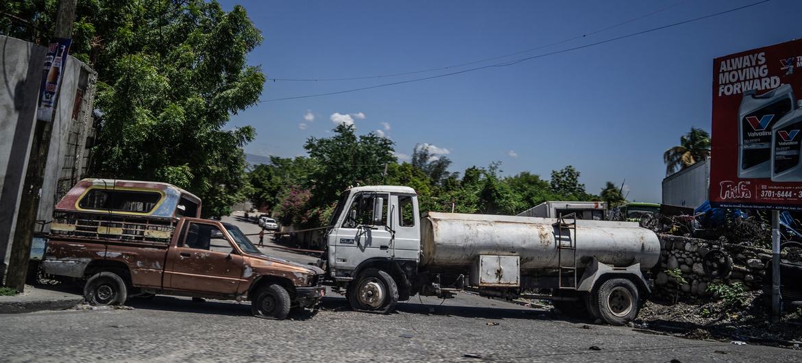 Communities in Port-au-Prince have erected barricades of abandoned vehicles to limit the risk of kidnappings and gang attacks.