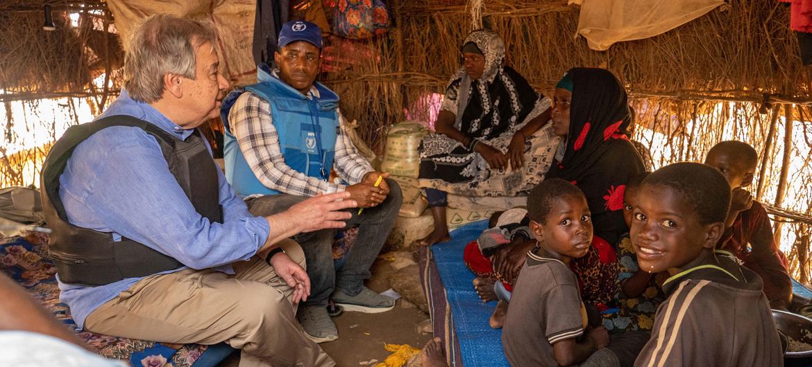 UN Secretary-General António Guterres meets a family of internally displaced people at a camp in Baidoa in southwestern Somalia. UN Secretary-General António Guterres meets a family of internally displaced people at a camp in Baidoa in southwestern Somalia.