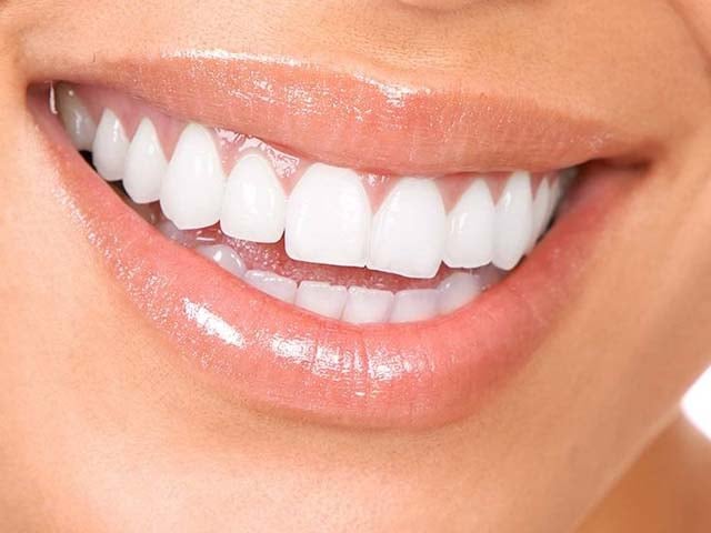 A molecule that kills up to 90 percent of dental plaque and tartar has been discovered