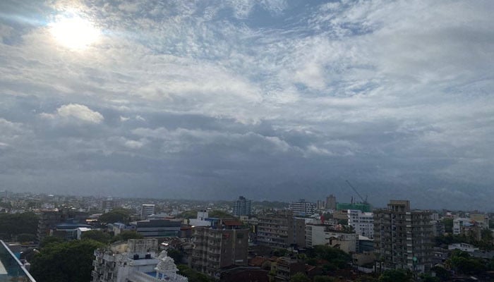 Asia Cup, before the important match, the clouds and the sun winked