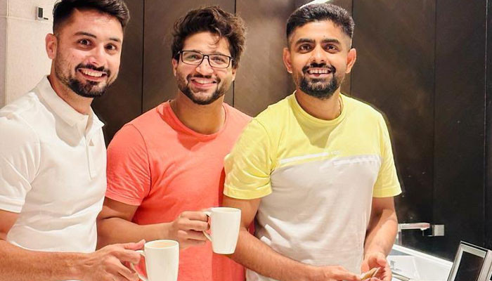 Imam-ul-Haq shared a picture of him drinking tea with his fellow players