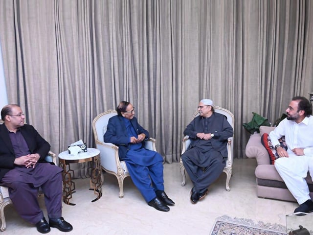 Important meeting of Asif Zardari with Chaudhry Shujaat, discussion on political situation