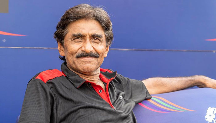 India has to play the same cricket that is played elsewhere in the world, Javed Miandad