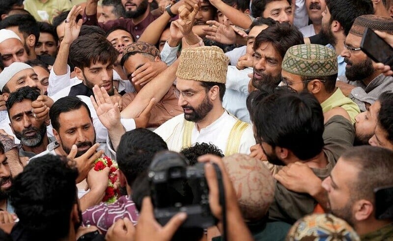 India released Kashmiri leader Mirwaiz Umar Farooq after 4 years