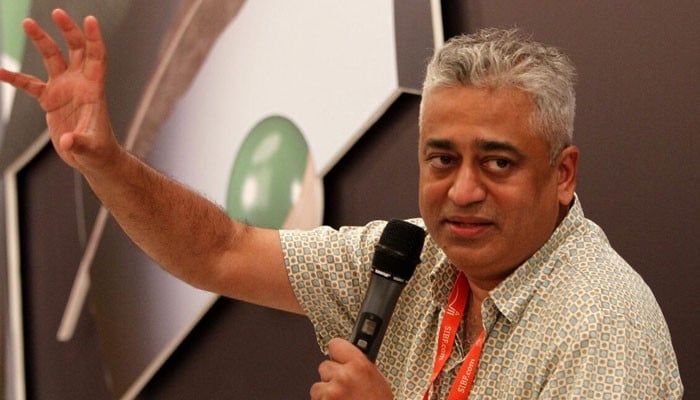 Rajdeep Sardesai supports playing cricket in Pakistan