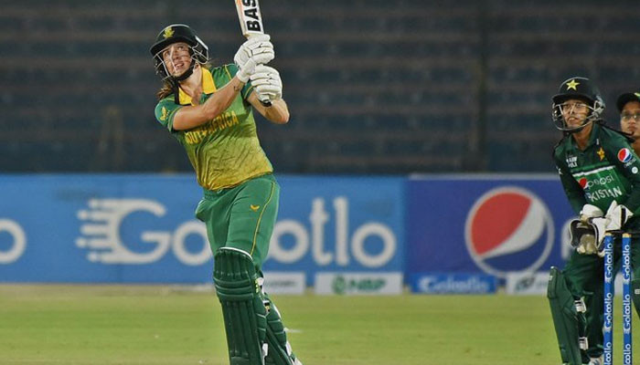 South Africa Women defeated Pakistan Women by 6 wickets