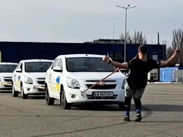 The Ukrainian citizen made two records by pulling cars with his teeth