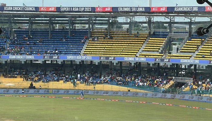 The number of spectators in the India-Pakistan match is low