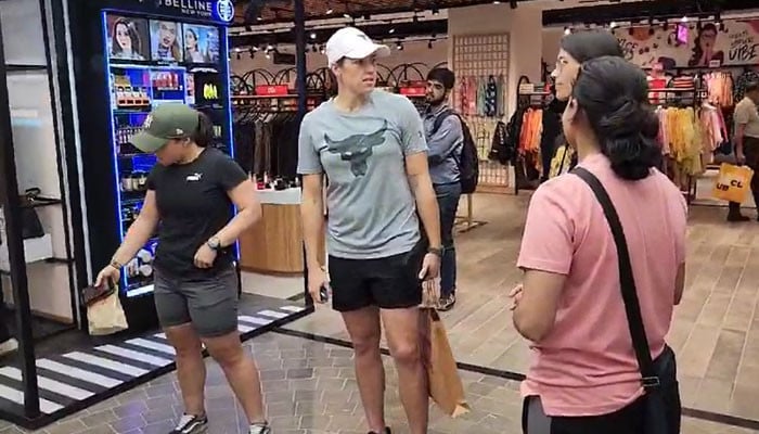 Women cricketers of Pakistan and South Africa shopping in Karachi