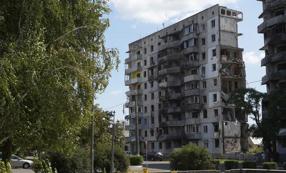 World News in Brief: Russia likely attacked Ukraine cafe, disease alert for Sudan, Taliban must release rights defenders
