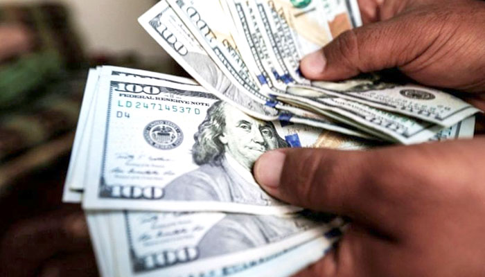 A decrease of 7 million dollars in domestic foreign exchange reserves Foreign exchange reserves decreased by 7 million dollars to 13 billion 30 million dollars.