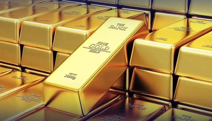 Gold cheaper by Rs 400 per tola ----File photo