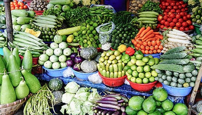 Official price list ignored in vegetable market of Lahore File photo