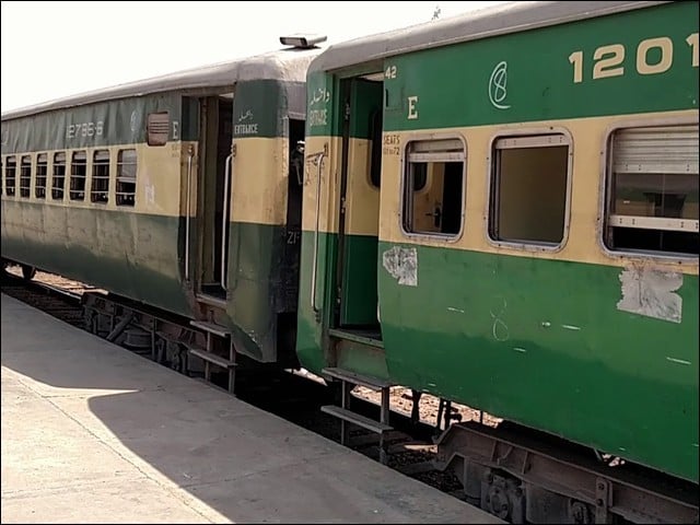 Seat dispute in Pakistan Express, passenger killed by passenger The killer escaped, raids were conducted to arrest him, the body was unloaded from the train at Faisalabad railway station (Photo: File).