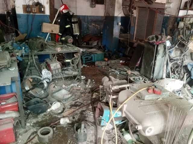 Lahore: A cylinder explosion in a shop, one person died Photo: Rescue officials