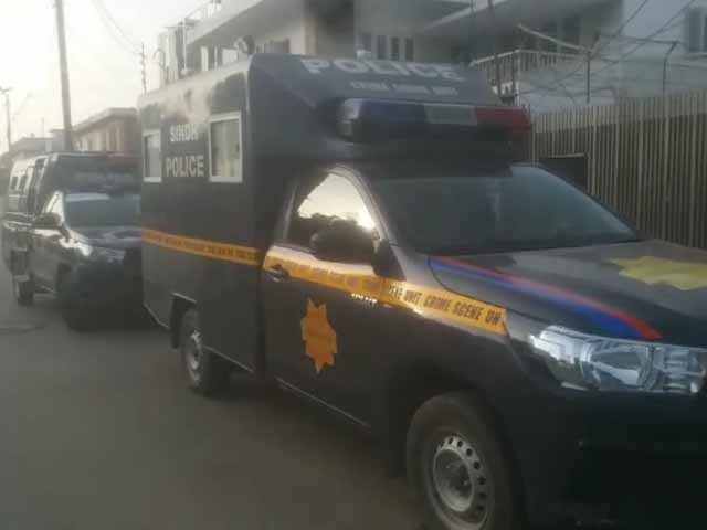 Karachi; The owner foiled the robbery attempt in the bungalow by firing Photo: Screen grab