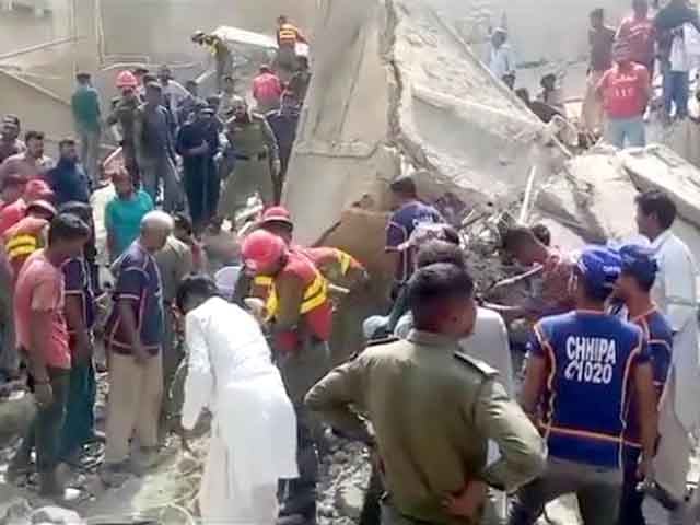 Karachi;  4 people including laborers died due to the collapse of the roof of the house under construction